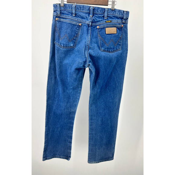 Wrangler Jeans Straight Leg Medium Wash Men's SIze 34/30 - Picture 2 of 7